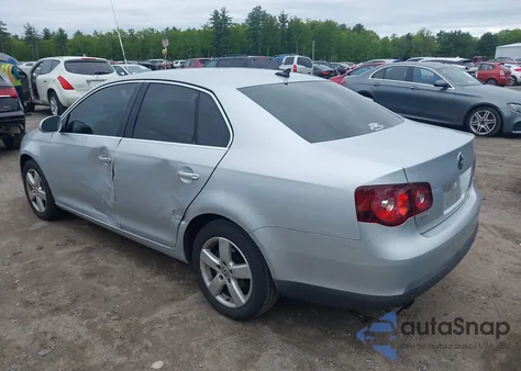 2009 Volkswagen Jetta Se/Sel z USA, uszkodzony, nr VIN 3VWRZ81K79M013704